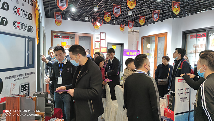 信任品牌的气力|欧铂曼门窗绵阳专卖店两天发卖额高达160余万元！