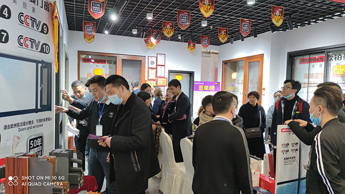 信任品牌的气力|欧铂曼门窗绵阳专卖店两天发卖额高达160余万元！